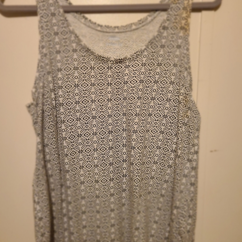 Old navy relaxed tank top medium